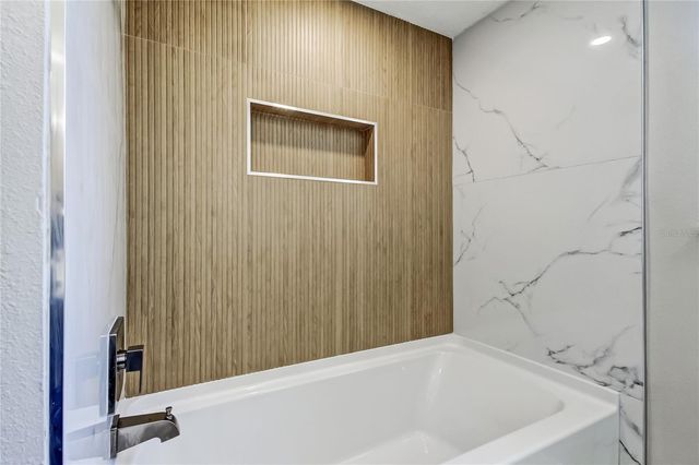 1992 ARVIS CIRCLE E, Clearwater, FL 33764