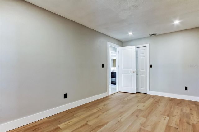 1992 ARVIS CIRCLE E, Clearwater, FL 33764