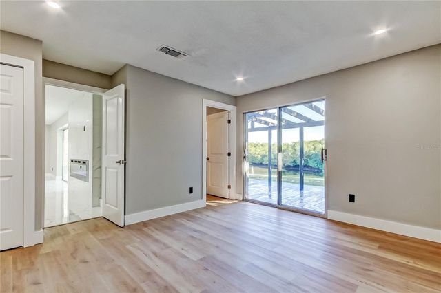 1992 ARVIS CIRCLE E, Clearwater, FL 33764