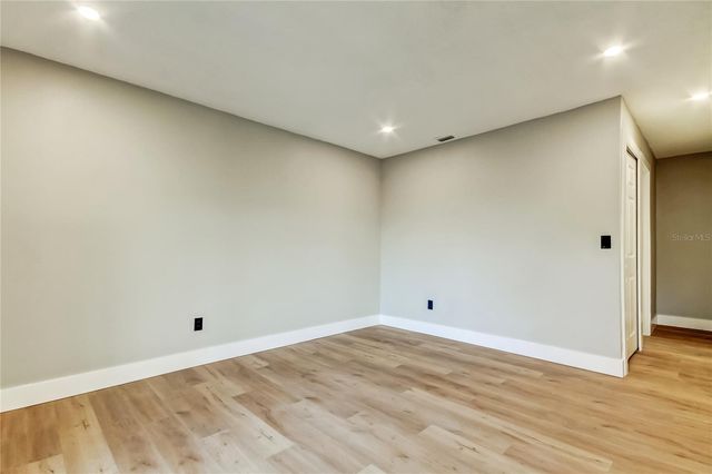 1992 ARVIS CIRCLE E, Clearwater, FL 33764