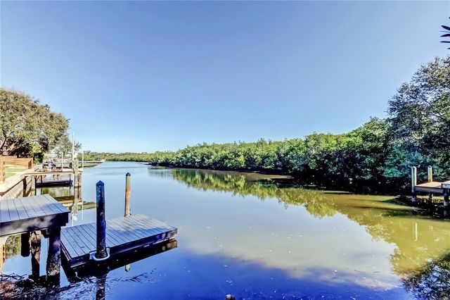 1992 ARVIS CIRCLE E, Clearwater, FL 33764