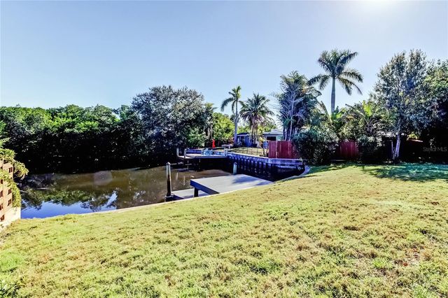 1992 ARVIS CIRCLE E, Clearwater, FL 33764