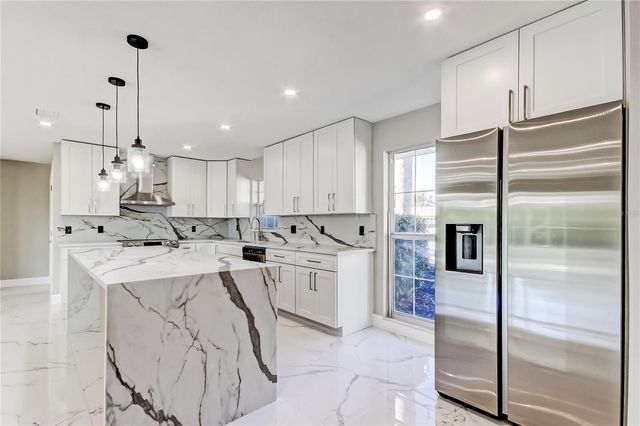 1992 ARVIS CIRCLE E, Clearwater, FL 33764