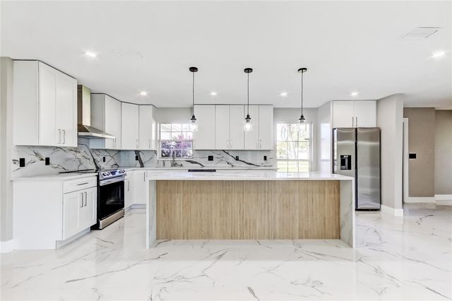 1992 ARVIS CIRCLE E, Clearwater, FL 33764