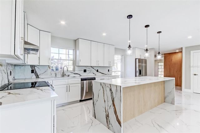 1992 ARVIS CIRCLE E, Clearwater, FL 33764