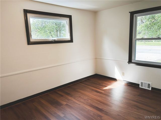 3319 Mckinley Parkway, Hamburg, NY 14219
