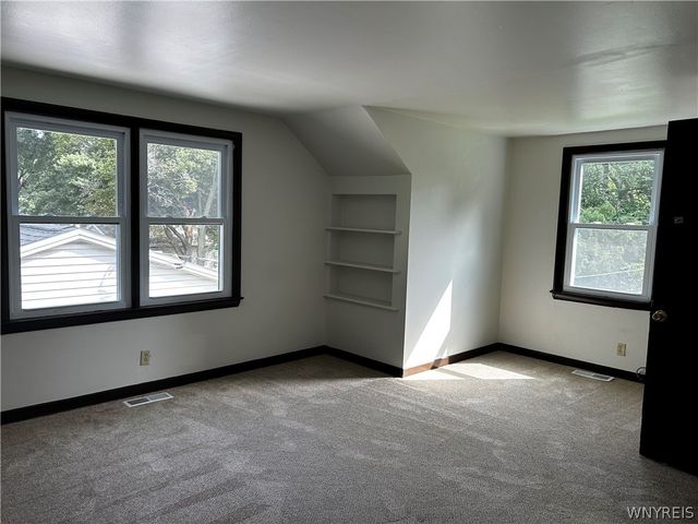3319 Mckinley Parkway, Hamburg, NY 14219