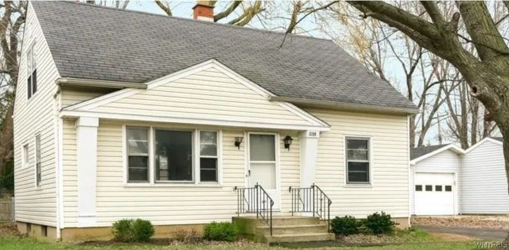 3319 Mckinley Parkway, Hamburg, NY 14219