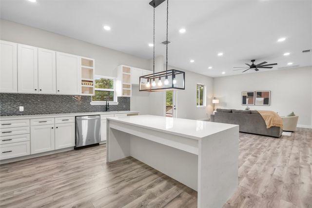 197 S Buckhorn DR, Bastrop, TX 78602