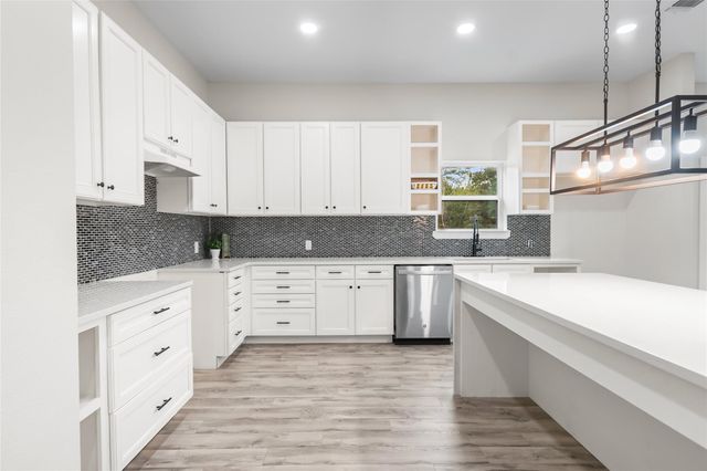 197 S Buckhorn DR, Bastrop, TX 78602