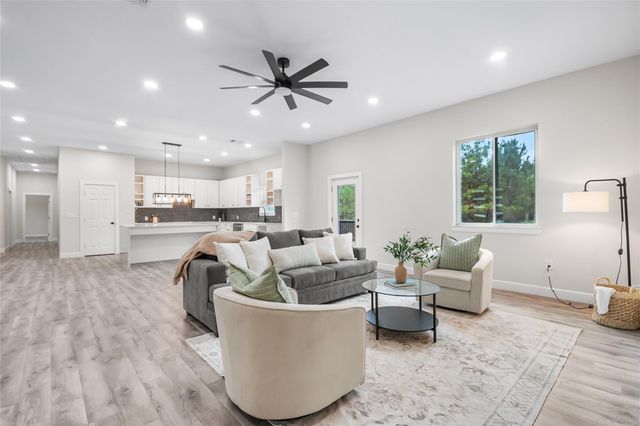 197 S Buckhorn DR, Bastrop, TX 78602