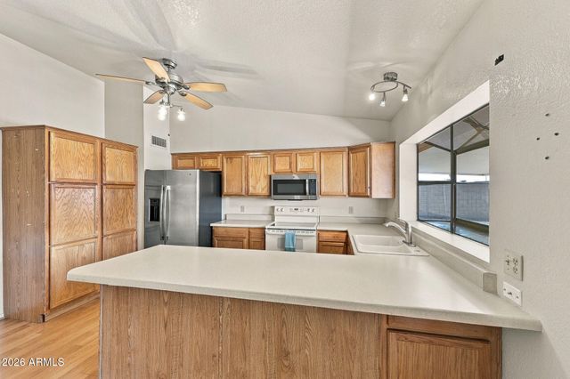 10809 W CAMPBELL Avenue, Phoenix, AZ 85037