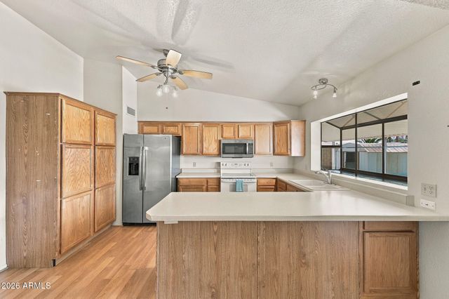 10809 W CAMPBELL Avenue, Phoenix, AZ 85037