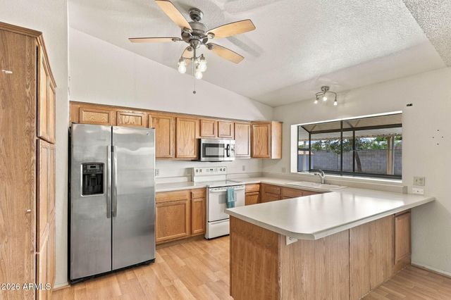 10809 W CAMPBELL Avenue, Phoenix, AZ 85037
