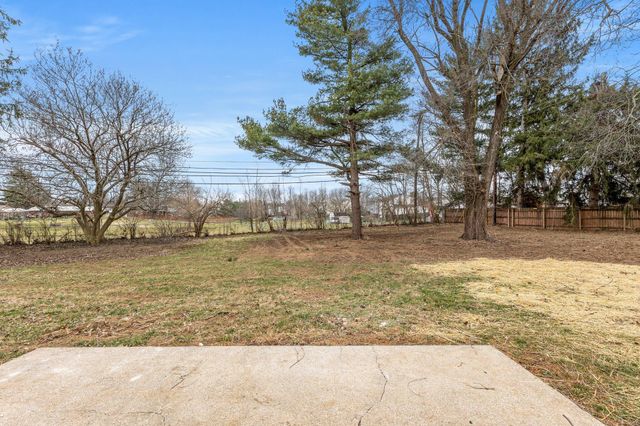 112 Derby Court, Versailles, KY 40383