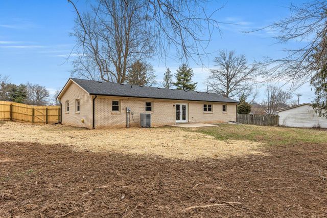 112 Derby Court, Versailles, KY 40383
