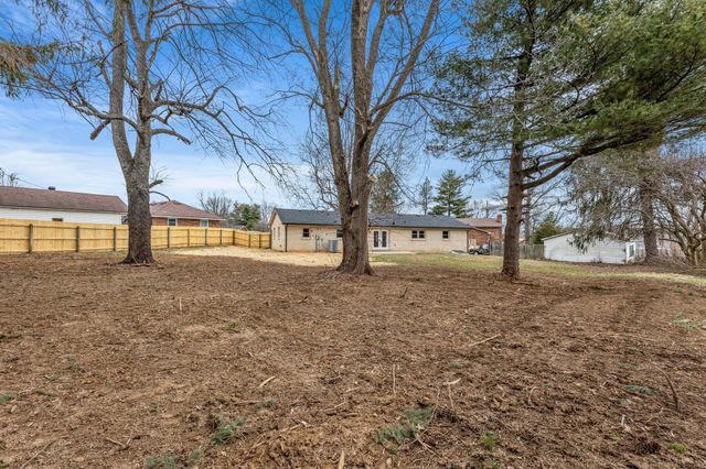 112 Derby Court, Versailles, KY 40383