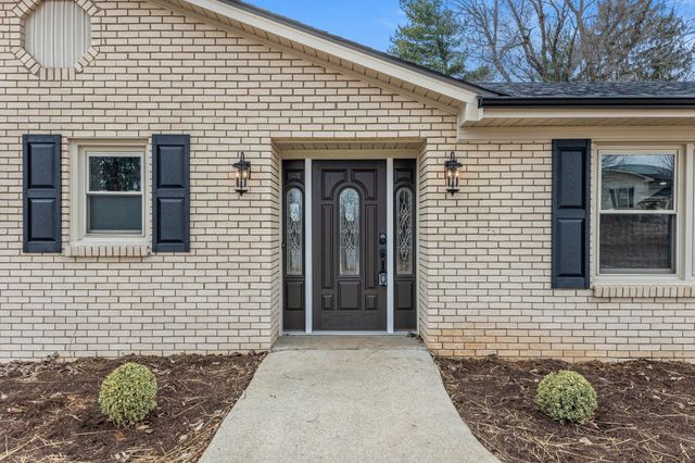 112 Derby Court, Versailles, KY 40383