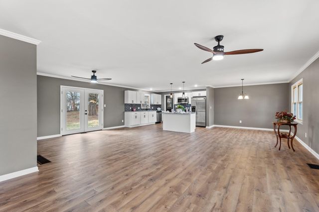 112 Derby Court, Versailles, KY 40383