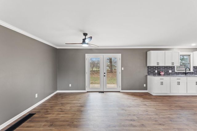 112 Derby Court, Versailles, KY 40383