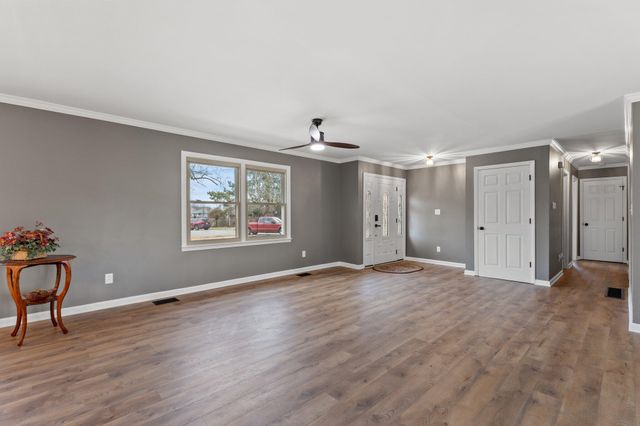 112 Derby Court, Versailles, KY 40383