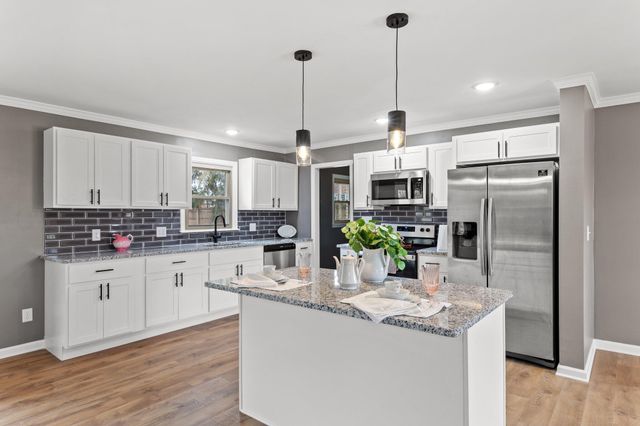 112 Derby Court, Versailles, KY 40383