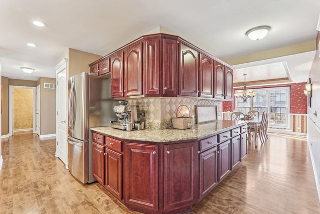 911 Tipperary Street, Gilberts, IL 60136