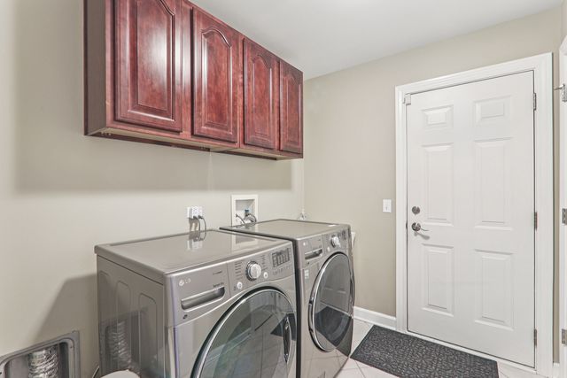 911 Tipperary Street, Gilberts, IL 60136