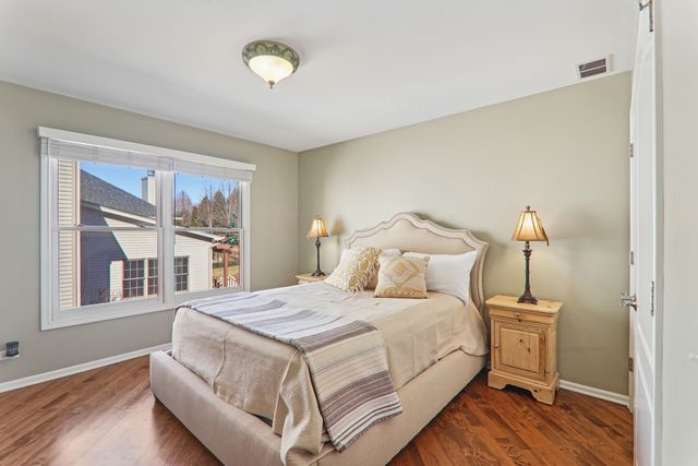 911 Tipperary Street, Gilberts, IL 60136