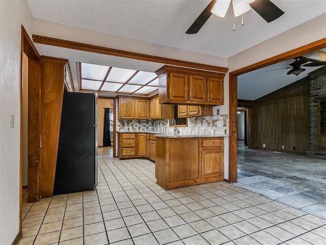 908 Carfax Road, Edmond, OK 73034