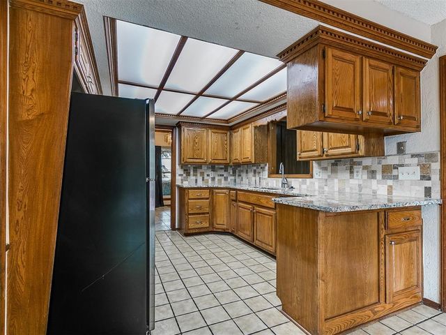 908 Carfax Road, Edmond, OK 73034