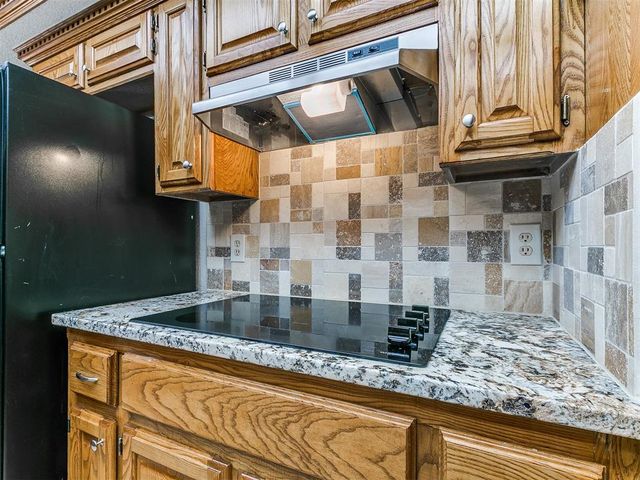 908 Carfax Road, Edmond, OK 73034