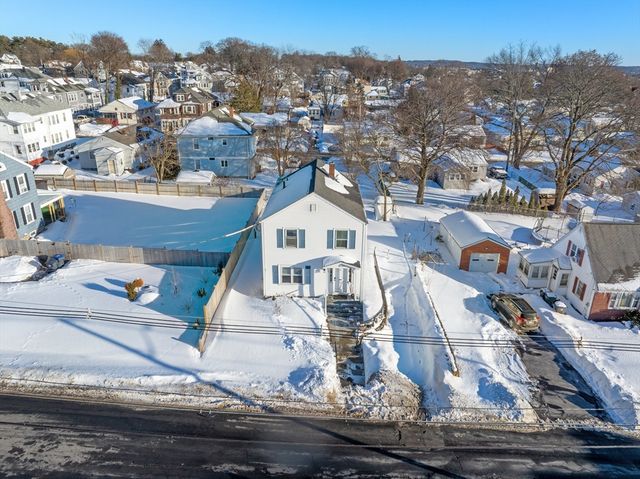 57-59 Larchwood Rd 1, Methuen, MA 01844