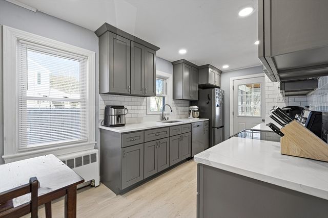 57-59 Larchwood Rd 1, Methuen, MA 01844