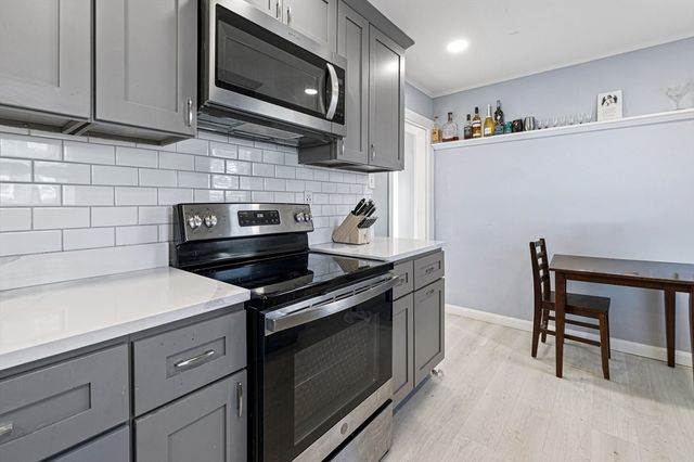 57-59 Larchwood Rd 1, Methuen, MA 01844