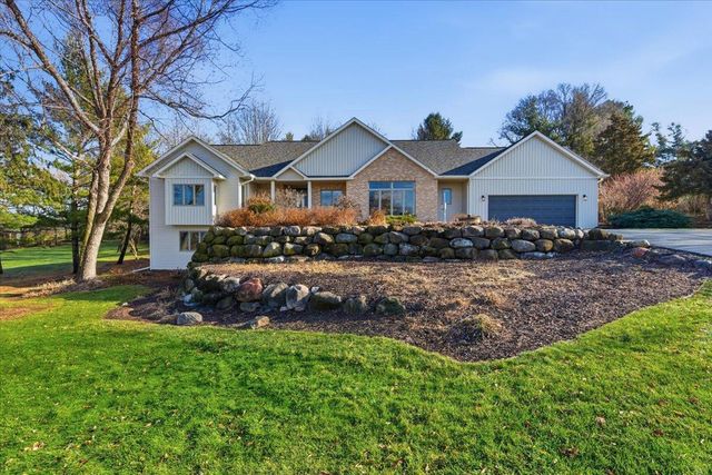 8328 N Cemetery Road, Evansville, WI 53536