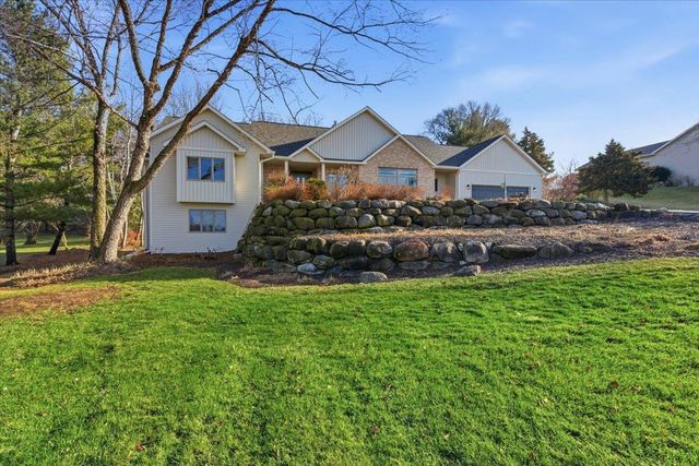 8328 N Cemetery Road, Evansville, WI 53536