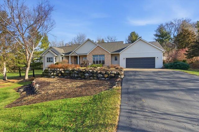 8328 N Cemetery Road, Evansville, WI 53536