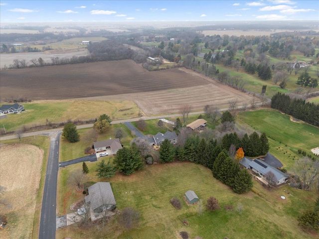 8328 N Cemetery Road, Evansville, WI 53536