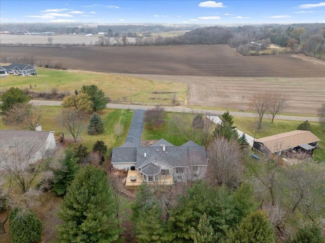 8328 N Cemetery Road, Evansville, WI 53536