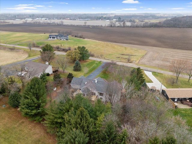 8328 N Cemetery Road, Evansville, WI 53536