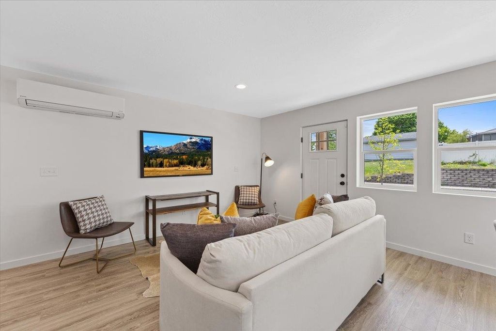 1912 W Buckeye Ave, Spokane, WA 99205 photo 6