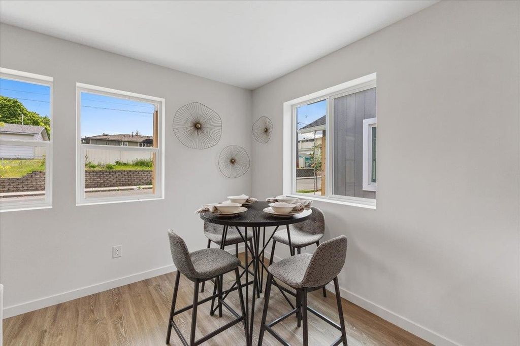 1912 W Buckeye Ave, Spokane, WA 99205 photo 8