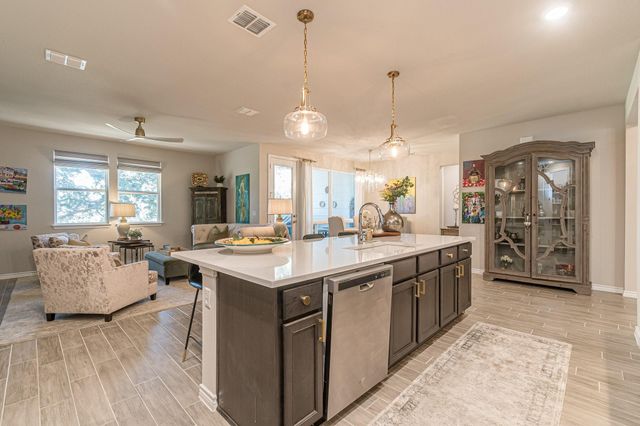 105 Ace LN, San Marcos, TX 78666