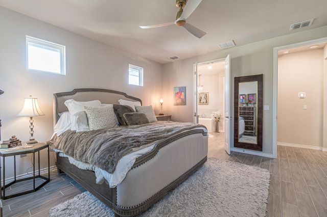 105 Ace LN, San Marcos, TX 78666