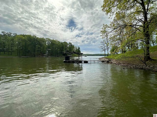 88 S Lakeshore Drive, Cadiz, KY 42211