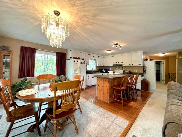 88 S Lakeshore Drive, Cadiz, KY 42211