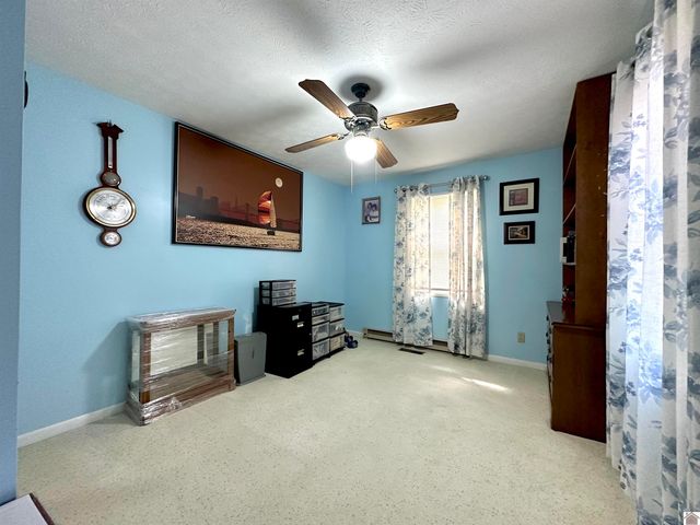 88 S Lakeshore Drive, Cadiz, KY 42211