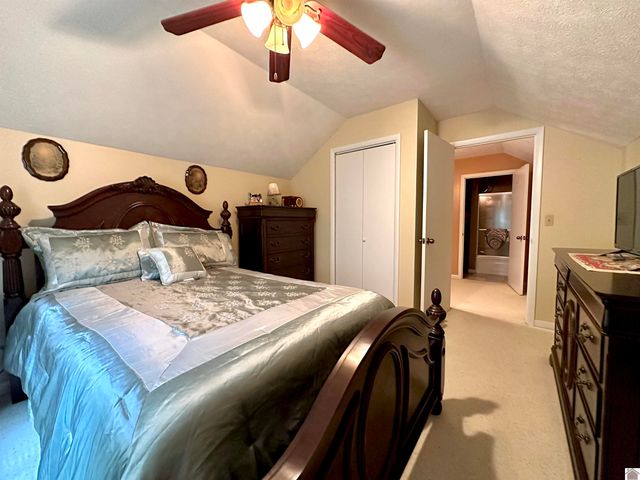 88 S Lakeshore Drive, Cadiz, KY 42211