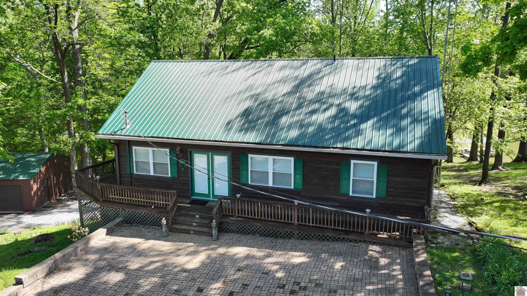 88 S Lakeshore Drive, Cadiz, KY 42211